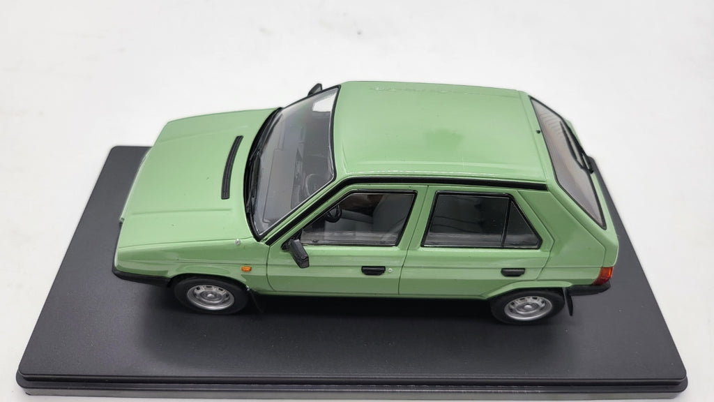 Whitebox Skoda Favorit Lichtgroen 1987 - Schaal 1:24