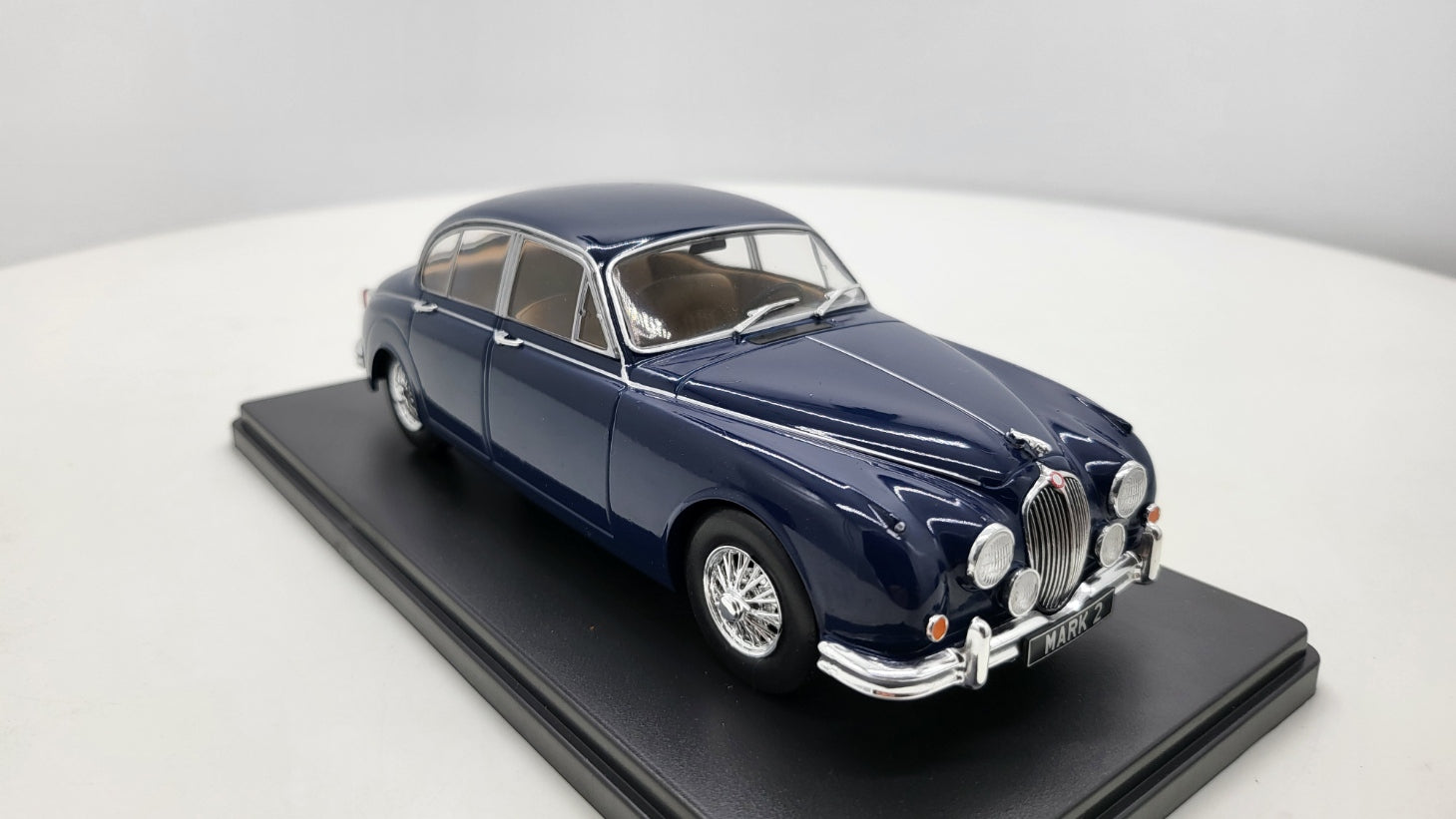Whitebox Jaguar Mark 2 Donkerblauw 1959 - Schaal 1:24