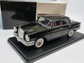 WhiteBox Mercedes-Benz 220 (W111) Sedan Zwart - Schaal 1:24