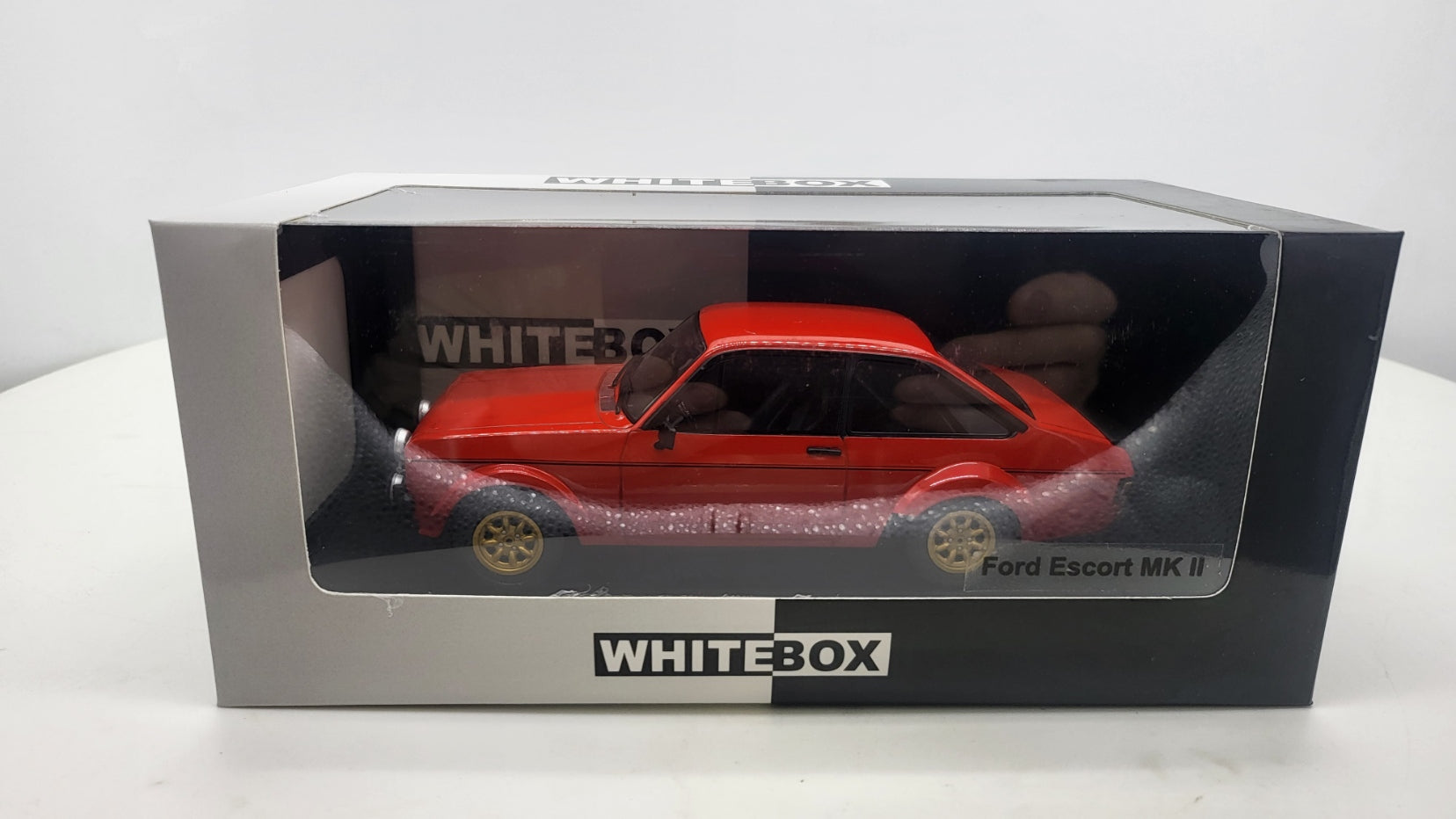 Whitebox Ford Escort MK II RS 2000 Rood 1977 - Schaal 1:24