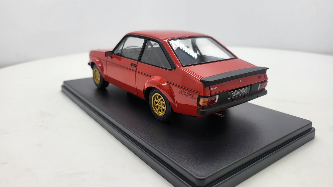 Whitebox Ford Escort MK II RS 2000 Rood 1977 - Schaal 1:24