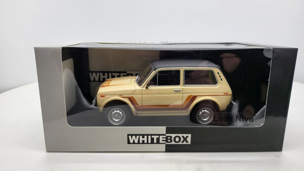 WhiteBox Lada Niva 5000 Beige 1980 - Schaal 1:24