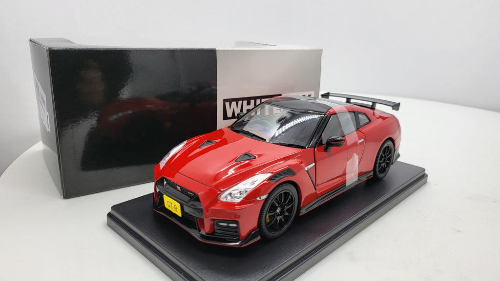 Whitebox Nissan GT-R (R35) Nismo Rood 2021 - Schaal 1:24