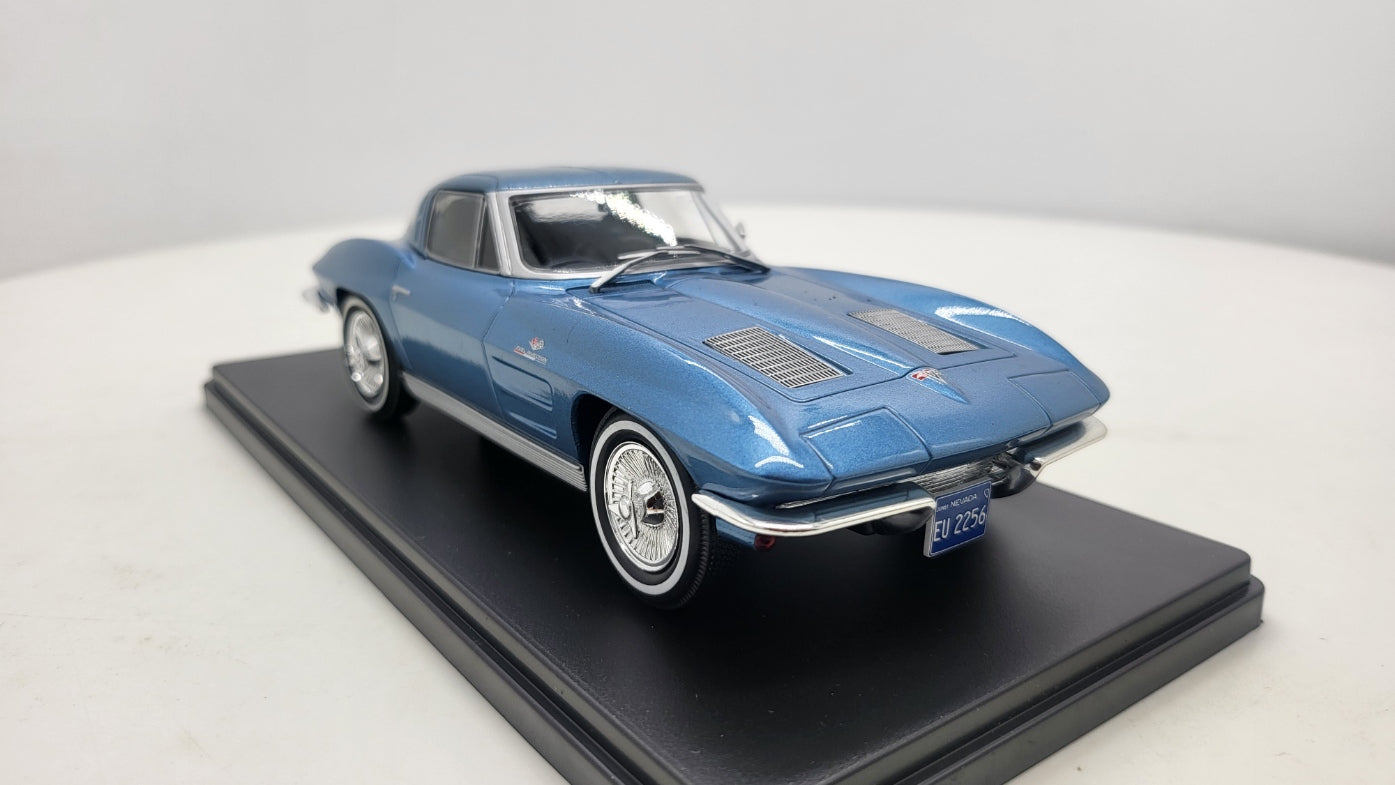 Whitebox Chevrolet Corvette C2 Stingray Blauw 1963 - Schaal 1:24