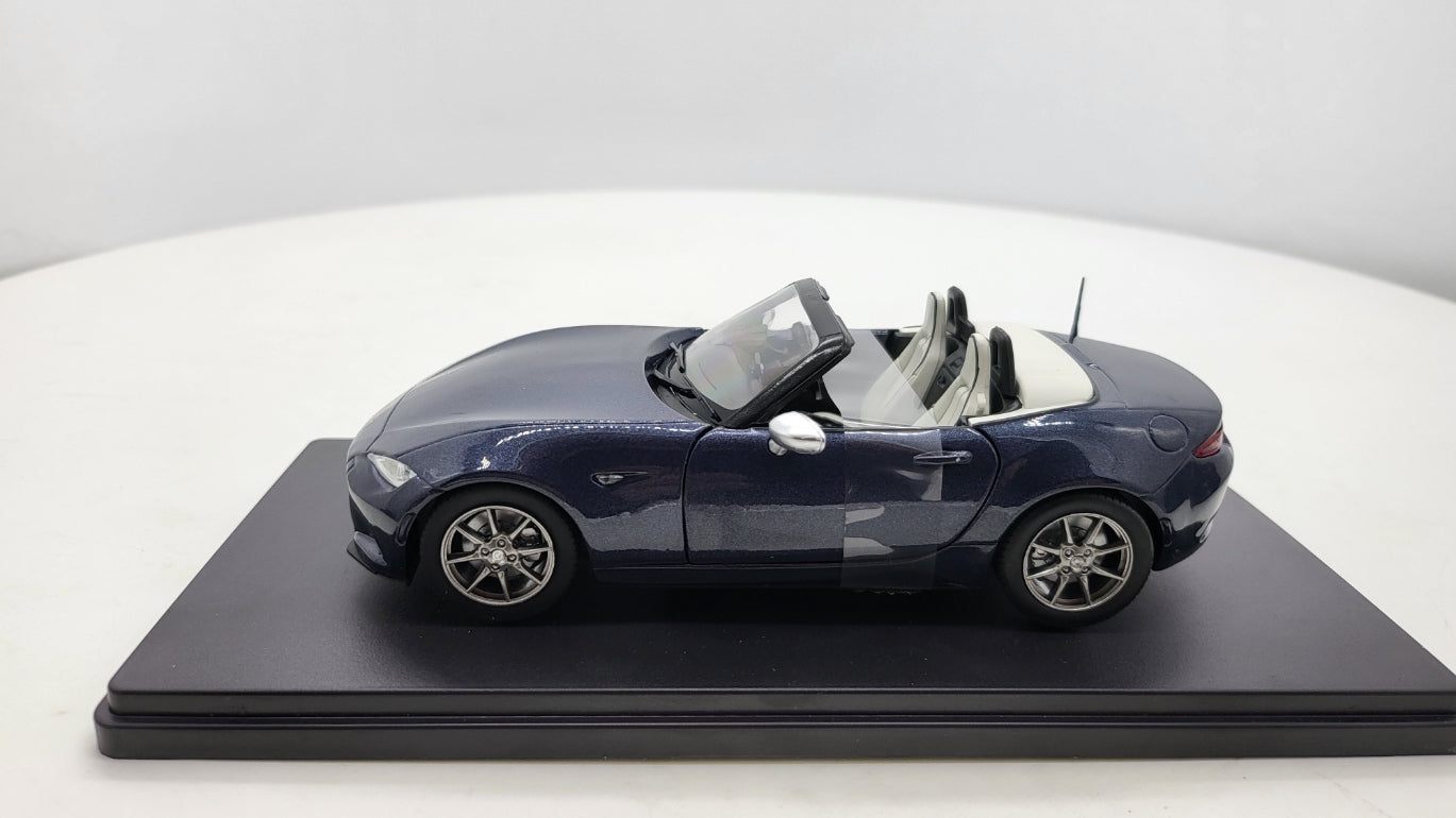 WhiteBox Mazda MX-5 Donkerblauw 2019 - Schaal 1:24