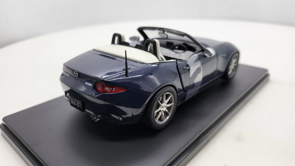 WhiteBox Mazda MX-5 Donkerblauw 2019 - Schaal 1:24