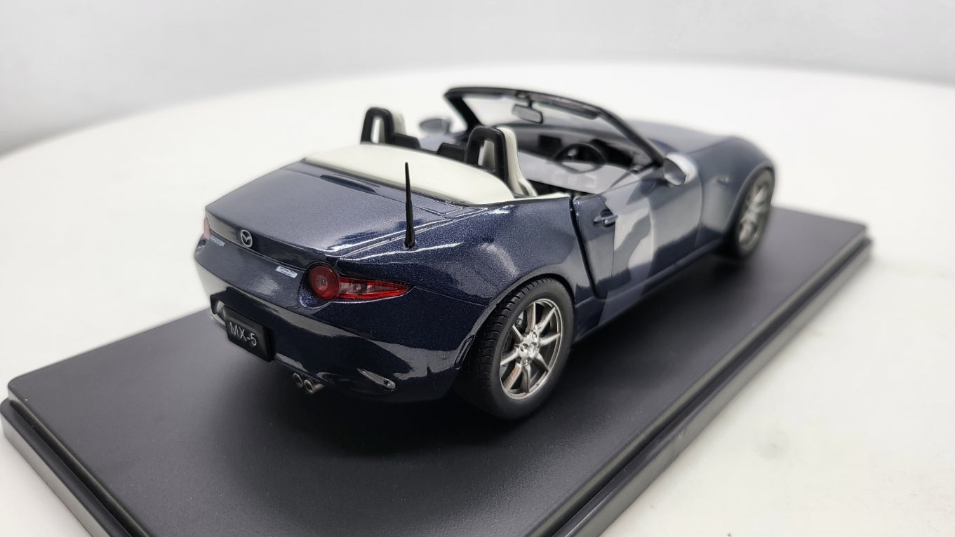 WhiteBox Mazda MX-5 Donkerblauw 2019 - Schaal 1:24
