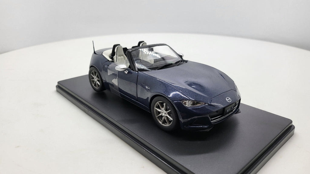 WhiteBox Mazda MX-5 Donkerblauw 2019 - Schaal 1:24