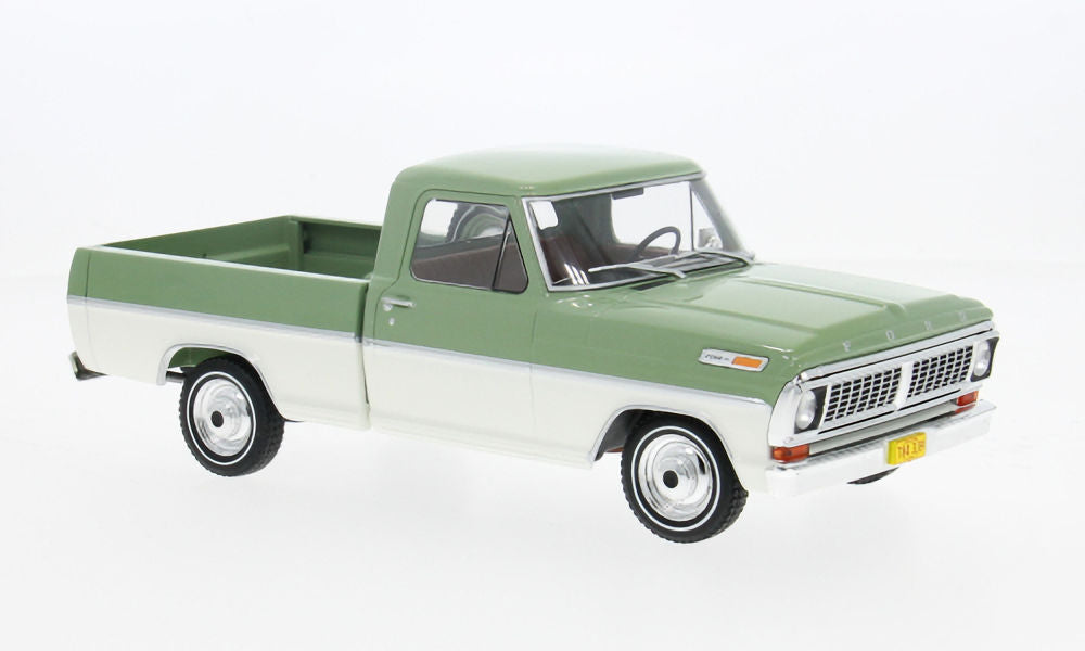 WhiteBox Ford F-100 Groen/Wit 1970 - Schaal 1:24