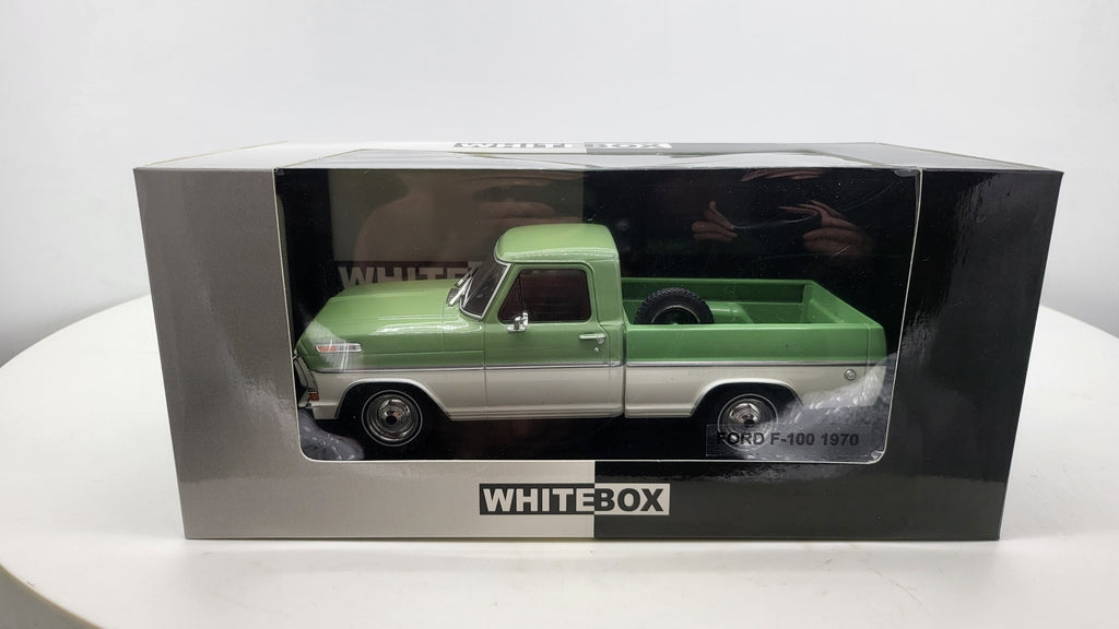 WhiteBox Ford F-100 Groen/Wit 1970 - Schaal 1:24