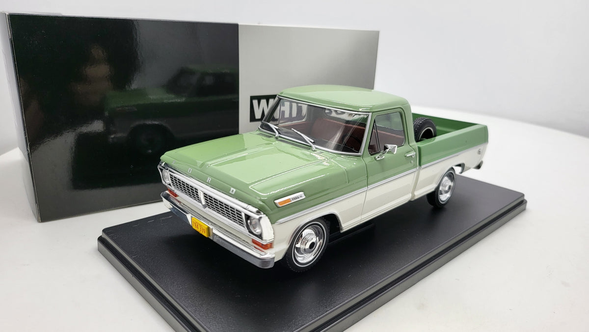 WhiteBox Ford F-100 Groen/Wit 1970 - Schaal 1:24