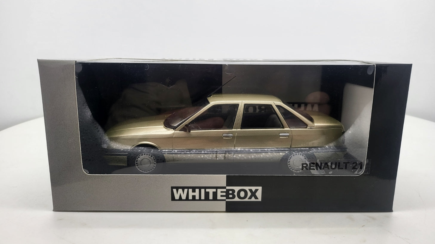 Whitebox Renault 21 Beige 1986 - Schaal 1:24