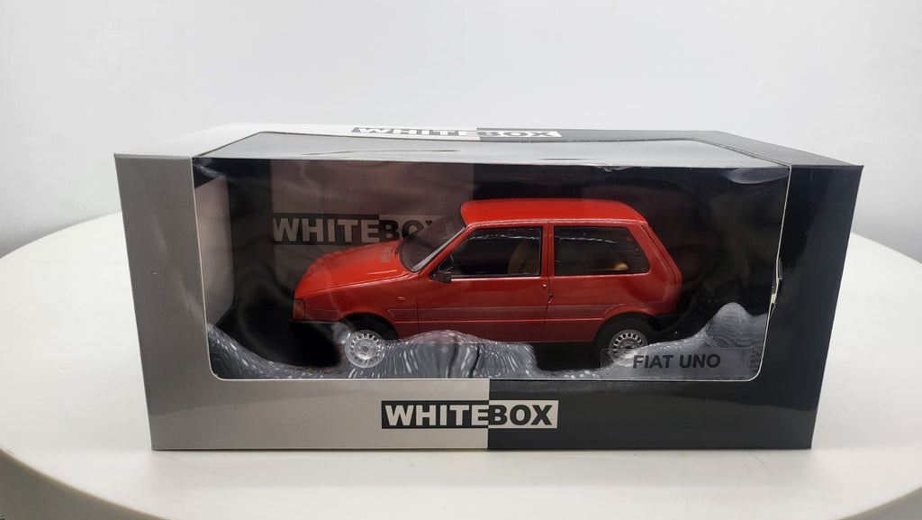 Fiat Uno Rood 1983 - WhiteBox 1:24