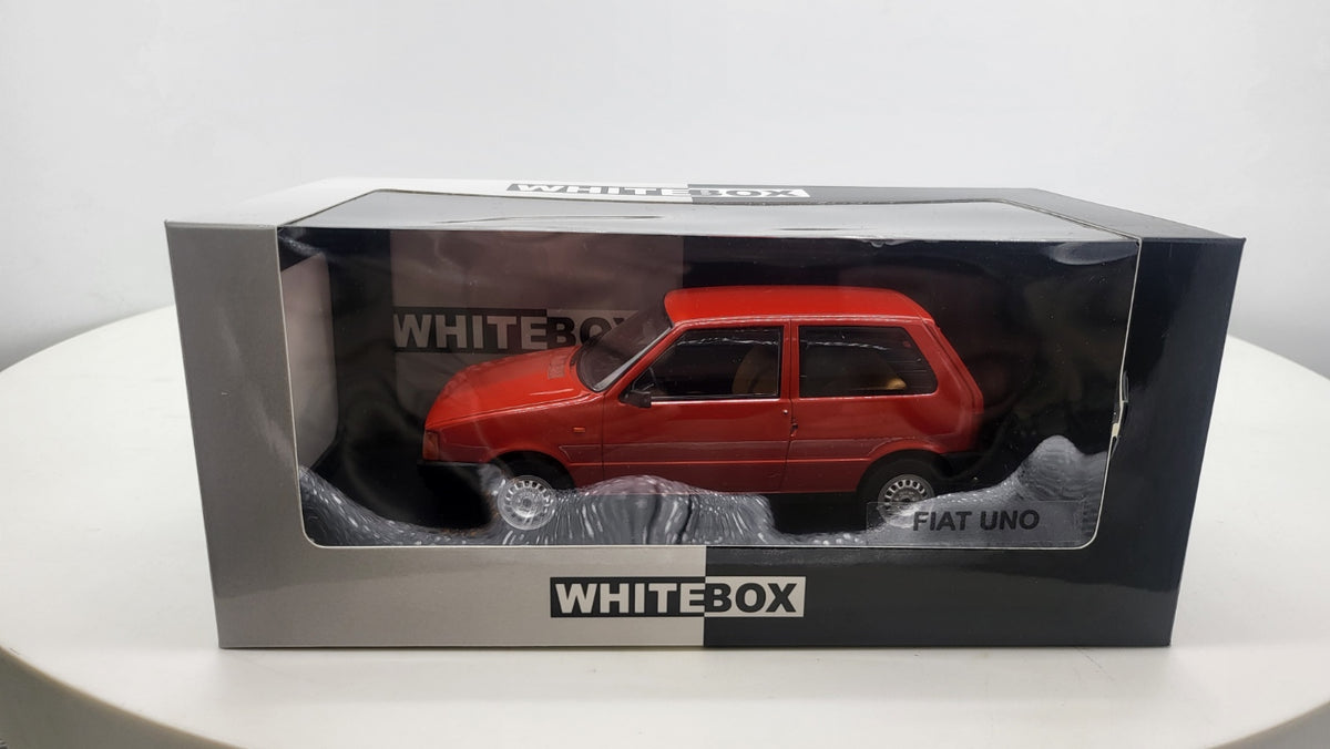 Fiat Uno Rood 1983 - WhiteBox 1:24