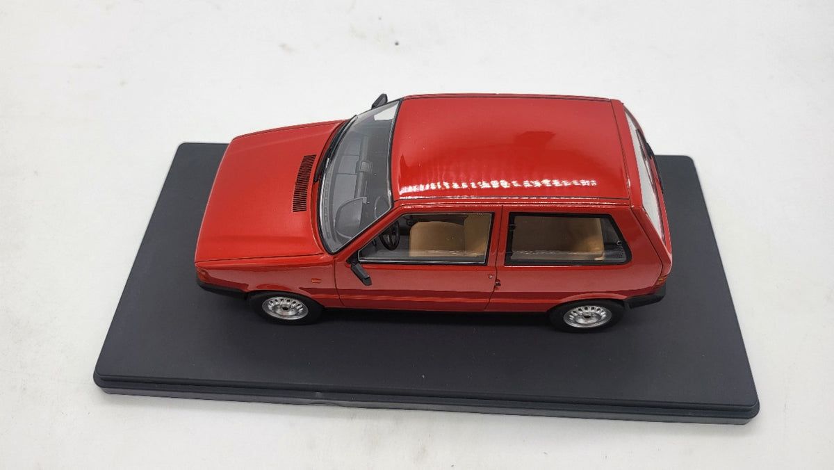 Fiat Uno Rood 1983 - WhiteBox 1:24