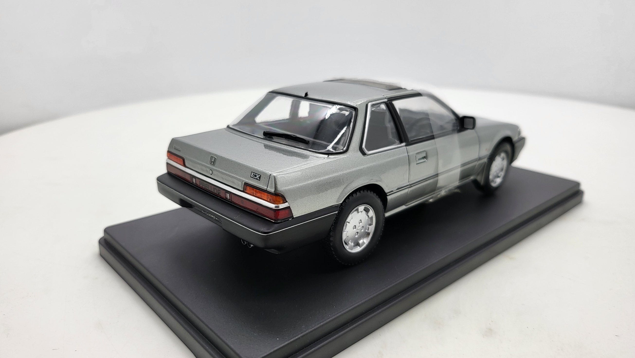 Whitebox Honda Prelude Grijs 1985 - Schaal 1:24