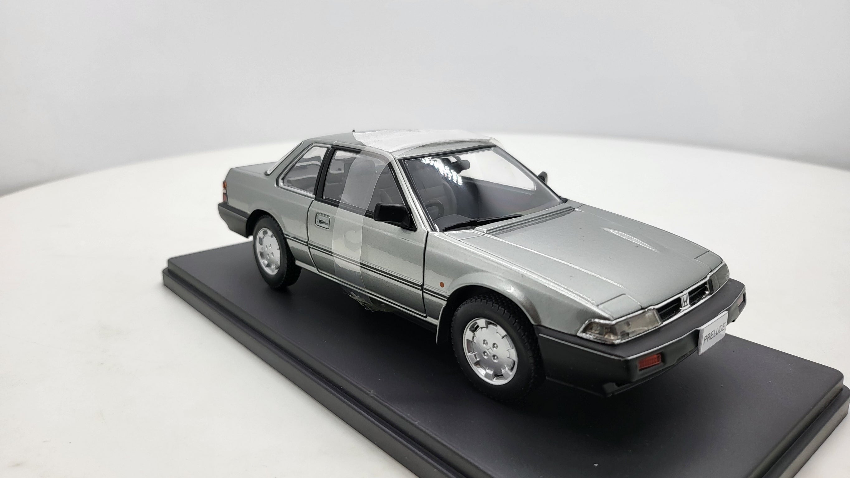 Whitebox Honda Prelude Grijs 1985 - Schaal 1:24