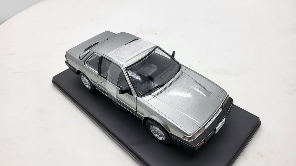Whitebox Honda Prelude Grijs 1985 - Schaal 1:24