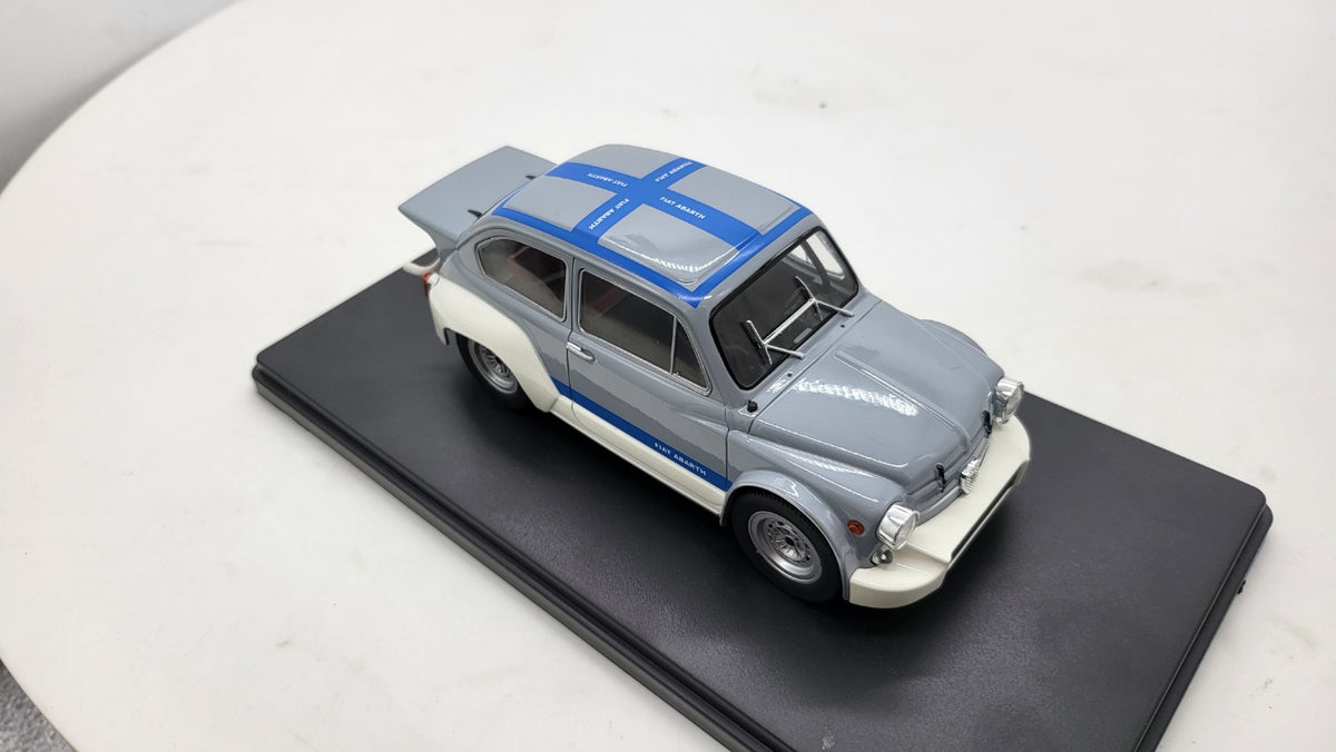 Fiat Abarth 1000 Gr.2 Grijs/Blauw 1970 - WhiteBox 1:24