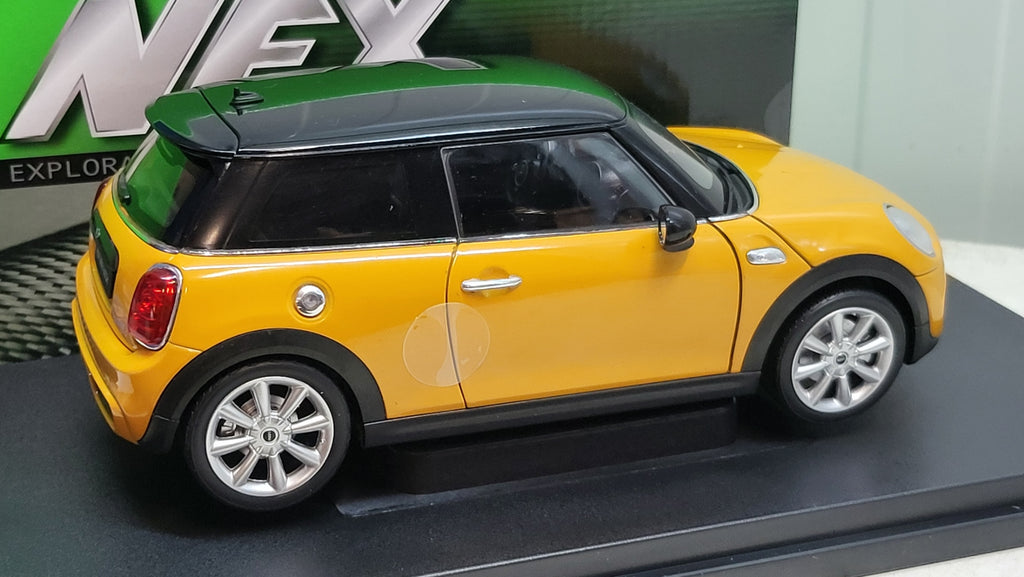 New Mini Cooper S 2014 Oranje/Zwart — Welly NEX 1:18