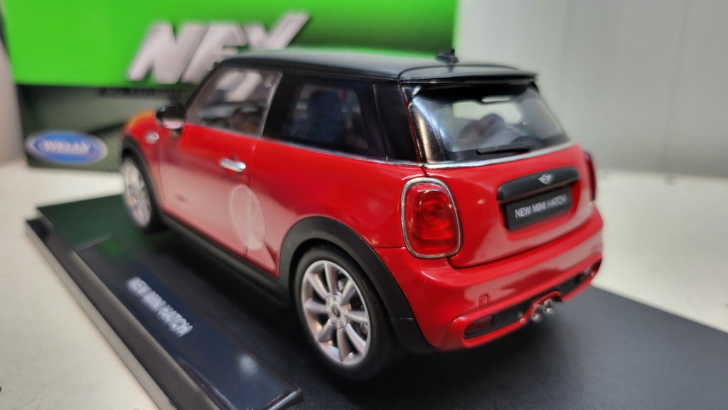 Welly NEX - New Mini Cooper S - Rood/Zwart - 2014 - 1:18