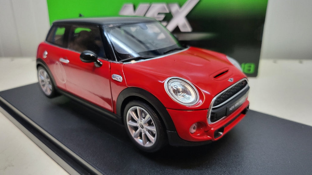 Welly NEX - New Mini Cooper S - Rood/Zwart - 2014 - 1:18
