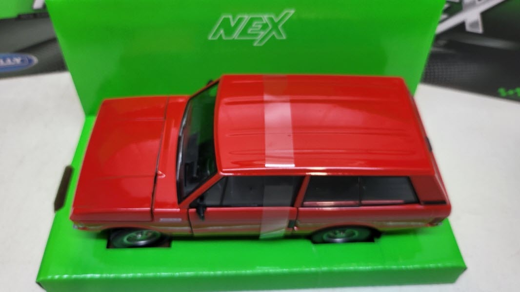 Welly: Land Rover Range Rover Rood 1970 - Schaal 1:24