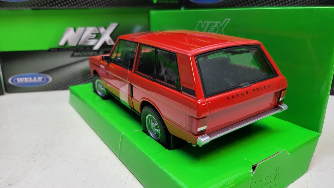 Welly: Land Rover Range Rover Rood 1970 - Schaal 1:24