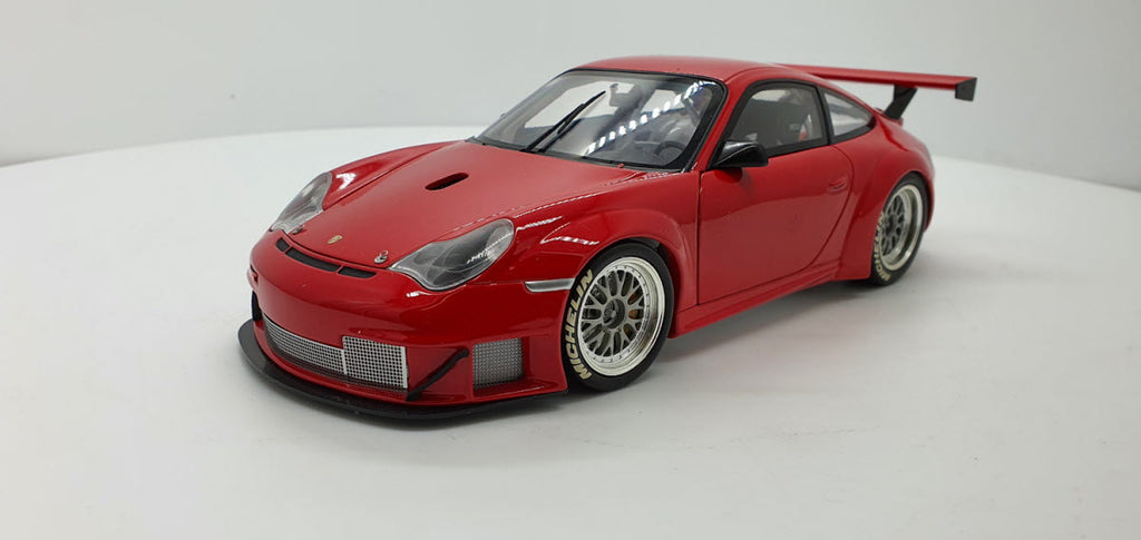 Minichamps: Porsche 911 GT3 RSR Rood Street Version (2004) - Schaal 1:18