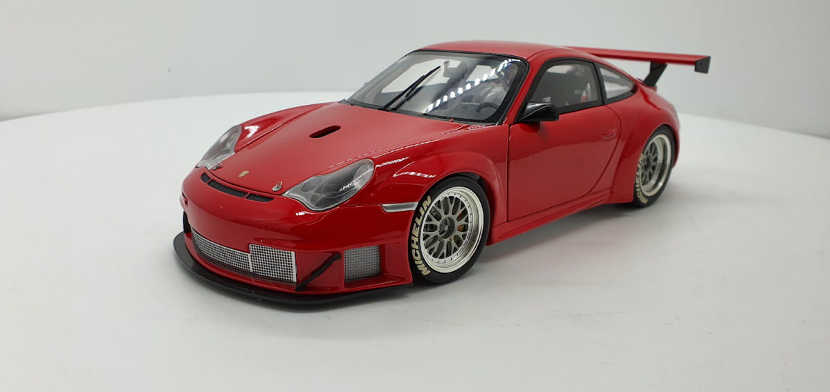 Minichamps: Porsche 911 GT3 RSR Rood Street Version (2004) - Schaal 1:18