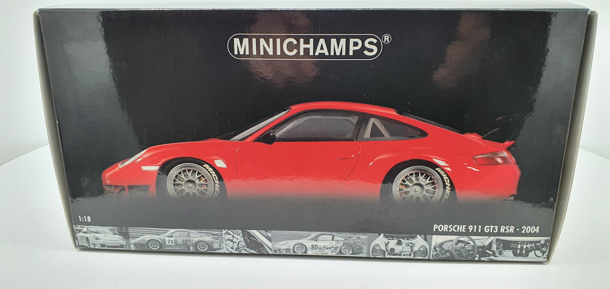 Minichamps: Porsche 911 GT3 RSR Rood Street Version (2004) - Schaal 1:18
