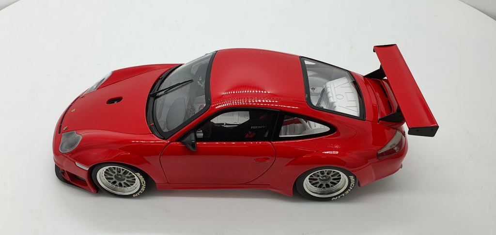 Minichamps: Porsche 911 GT3 RSR Rood Street Version (2004) - Schaal 1:18