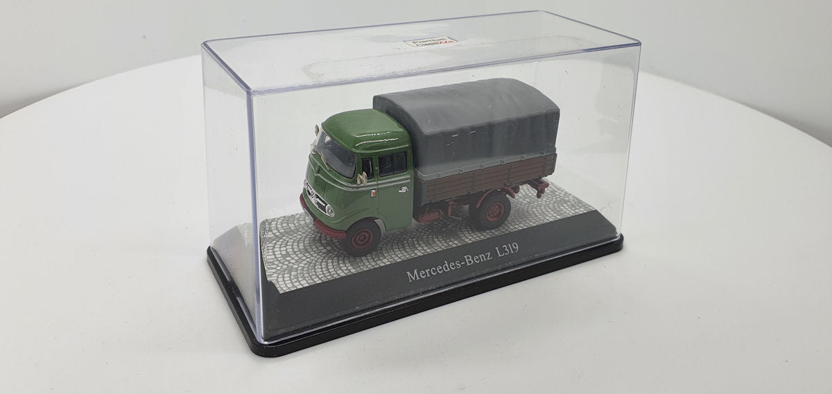 Premium ClassiXXs Mercedes L319 Pritschenwagen - 1:43
