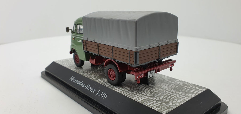Premium ClassiXXs Mercedes L319 Pritschenwagen - 1:43