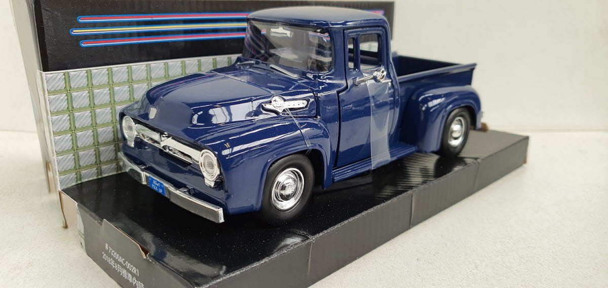 MotorMax Ford F-100 Pick-up, blauw, 1956 - Schaal 1:24