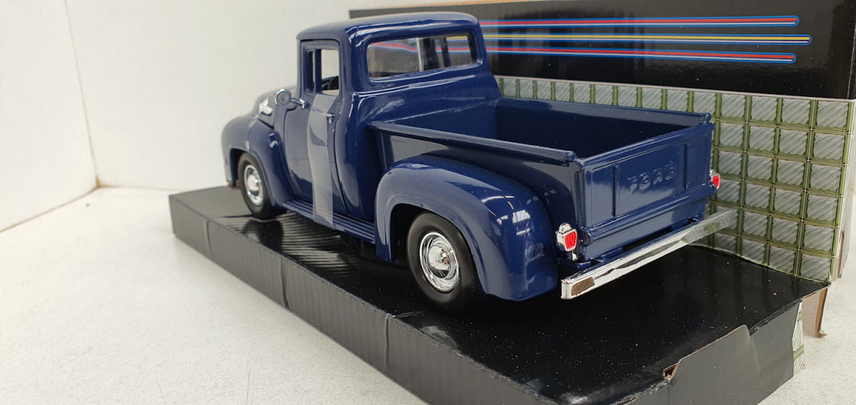 MotorMax Ford F-100 Pick-up, blauw, 1956 - Schaal 1:24