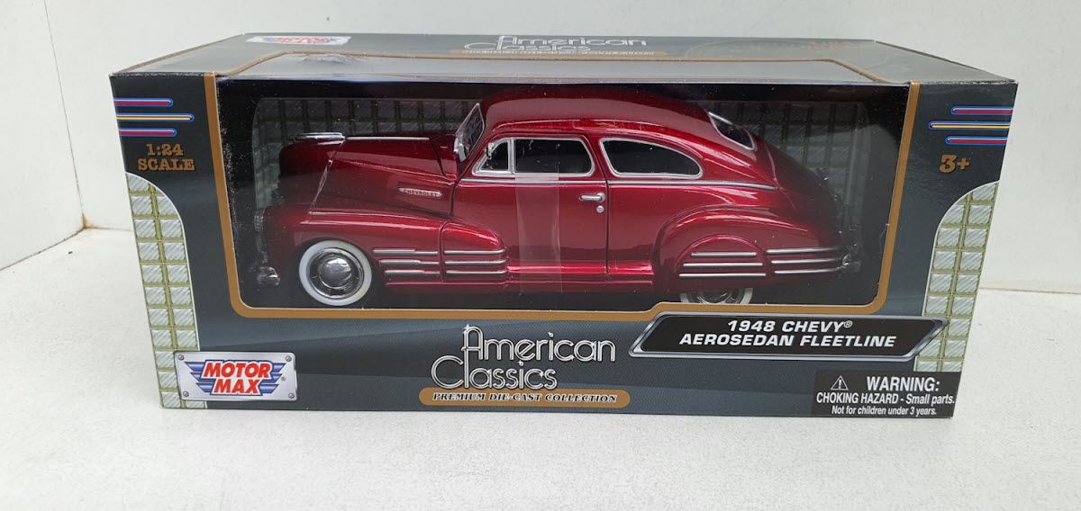 MotorMax Chevrolet Aerosedan Fleetline 1948 – rood – 1:24