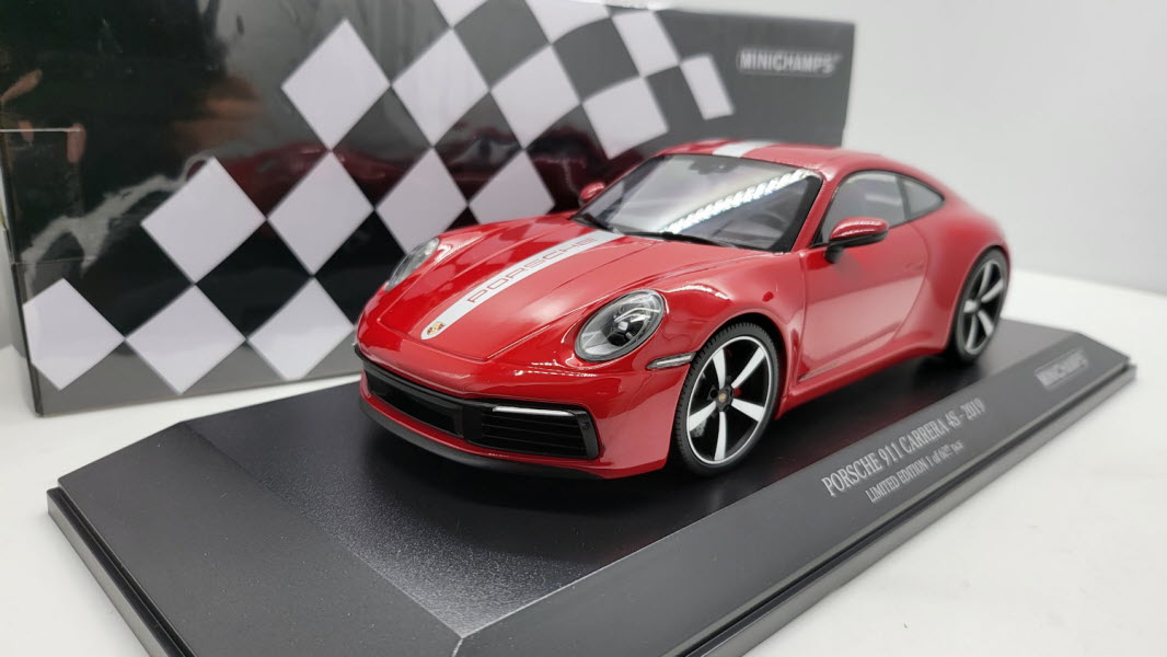 Minichamps: Porsche 911 Carrera 4S Rood (2019) - Schaal 1:18