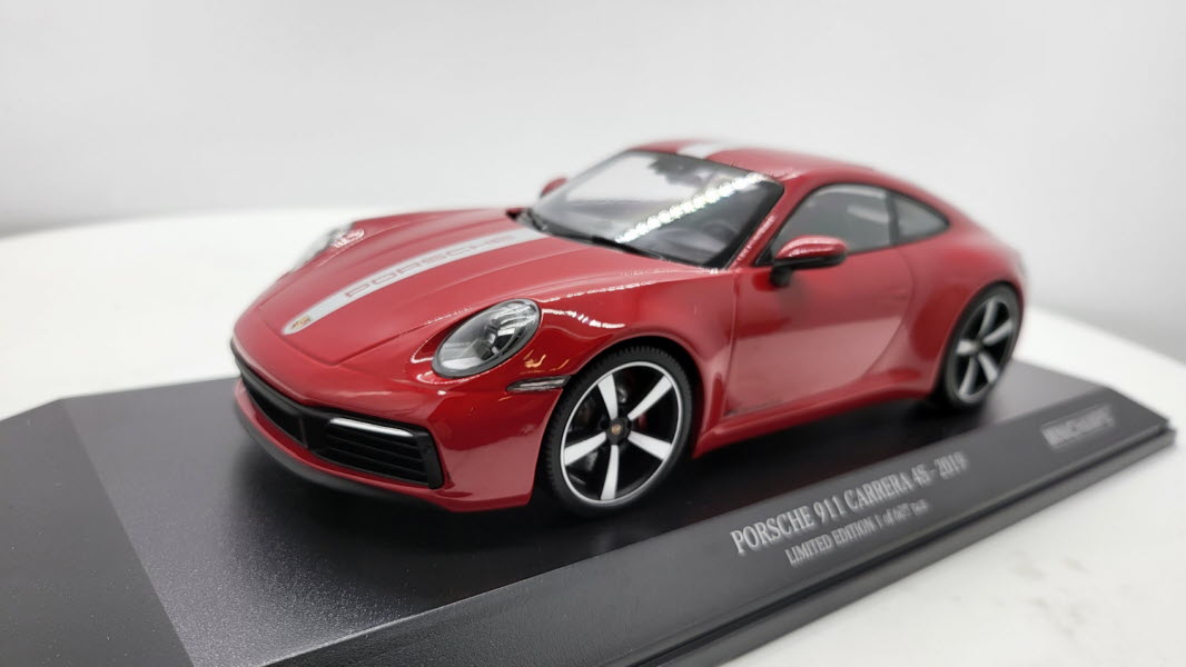 Minichamps: Porsche 911 Carrera 4S Rood (2019) - Schaal 1:18