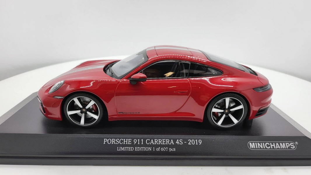 Minichamps: Porsche 911 Carrera 4S Rood (2019) - Schaal 1:18