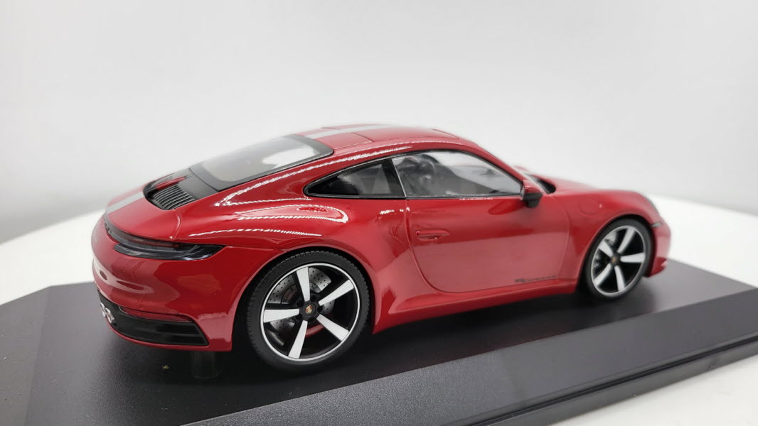 Minichamps: Porsche 911 Carrera 4S Rood (2019) - Schaal 1:18