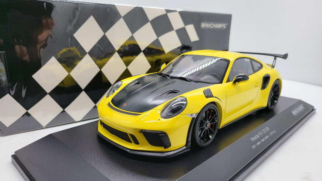 Minichamps: Porsche 911 (991.2) GT3 RS Geel (2019) - Schaal 1:18