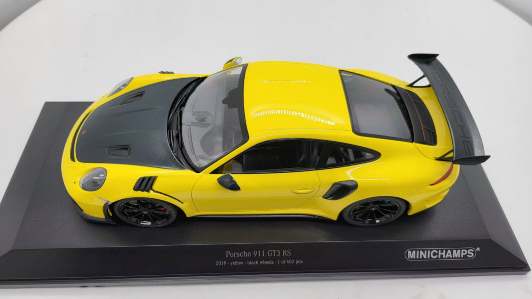 Minichamps: Porsche 911 (991.2) GT3 RS Geel (2019) - Schaal 1:18