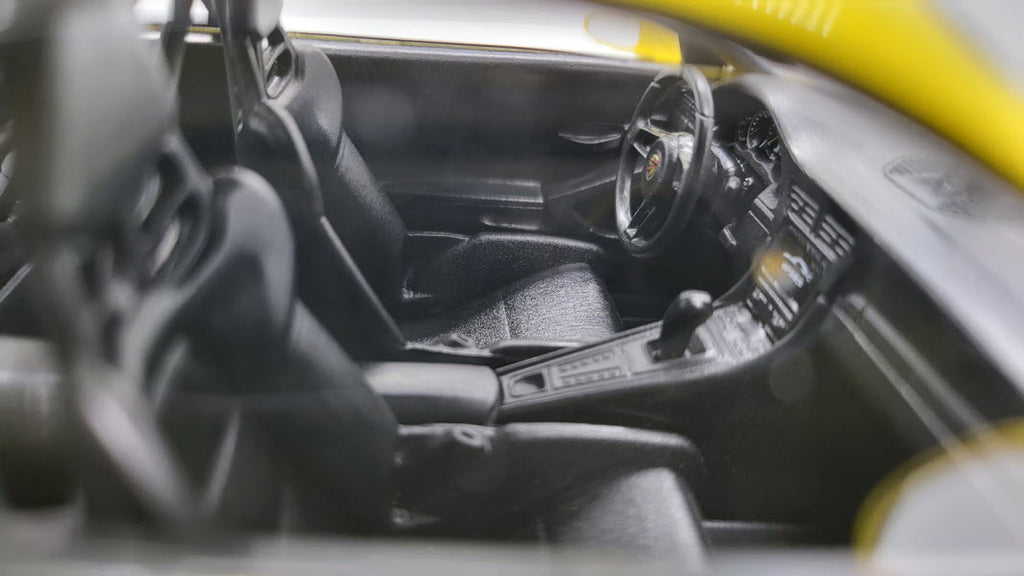 Minichamps: Porsche 911 (991.2) GT3 RS Geel (2019) - Schaal 1:18