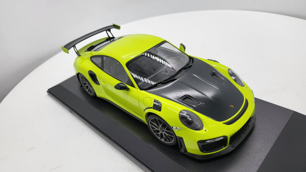 Minichamps: Porsche 911 (991.2) GT2 RS Lichtgroen (2018) - Schaal 1:18