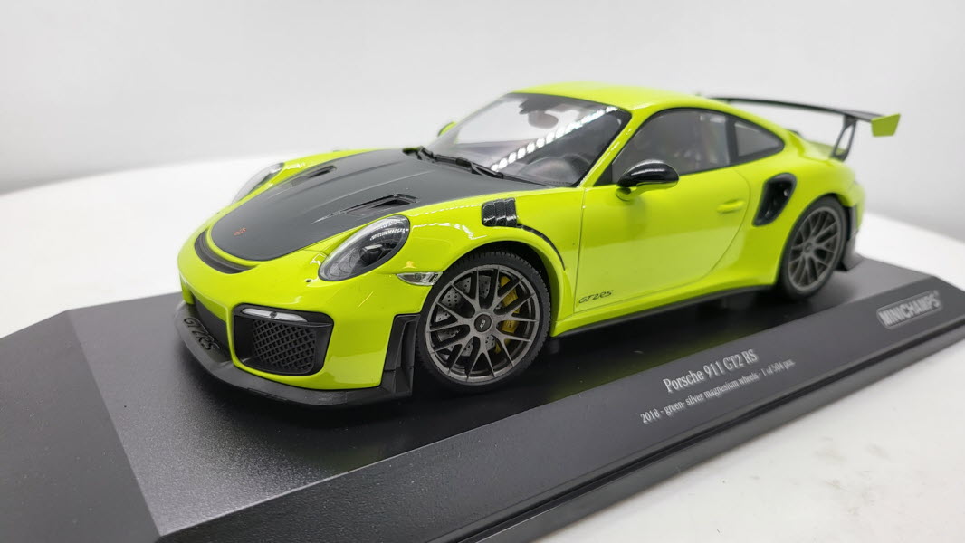 Minichamps: Porsche 911 (991.2) GT2 RS Lichtgroen (2018) - Schaal 1:18