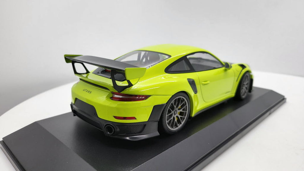 Minichamps: Porsche 911 (991.2) GT2 RS Lichtgroen (2018) - Schaal 1:18