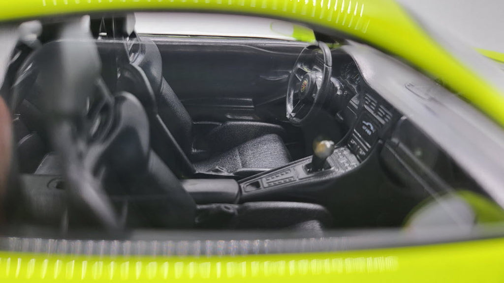 Minichamps: Porsche 911 (991.2) GT2 RS Lichtgroen (2018) - Schaal 1:18