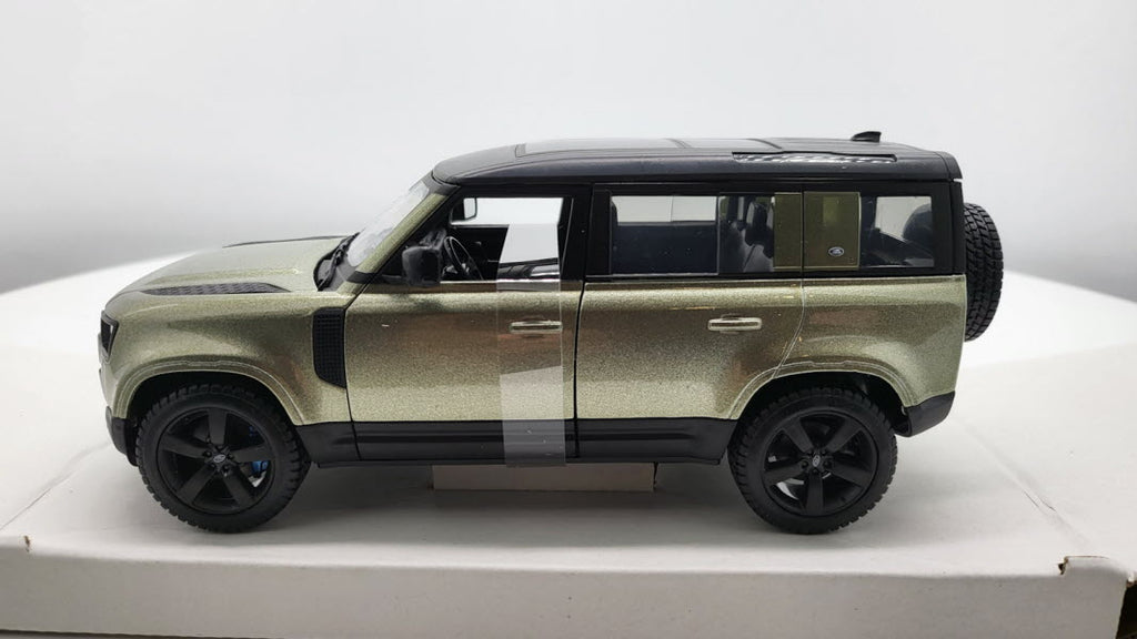 Bburago Land Rover Defender 110 Groen 2022 - Schaal 1:24