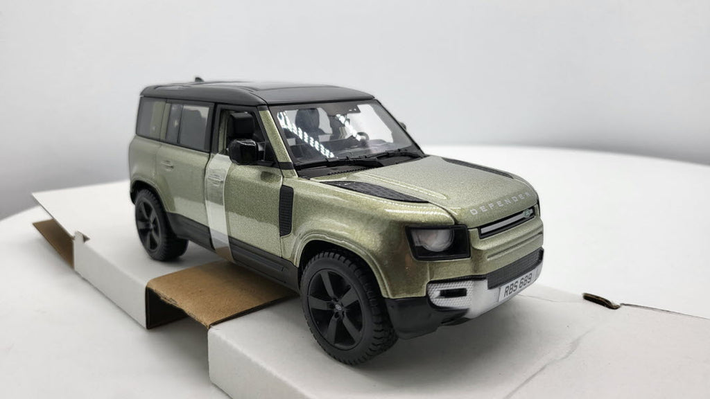 Bburago Land Rover Defender 110 Groen 2022 - Schaal 1:24